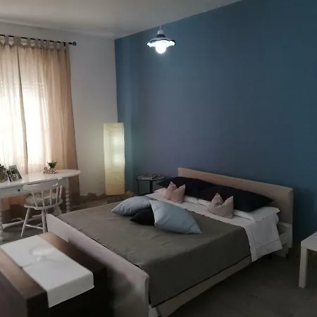 Double En-suite In 5 Mins Walk To Beach